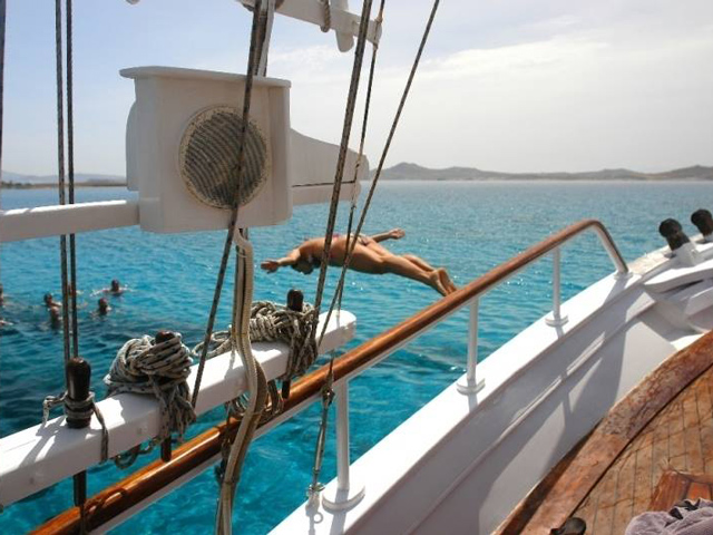 Rhenia Island Cruise
