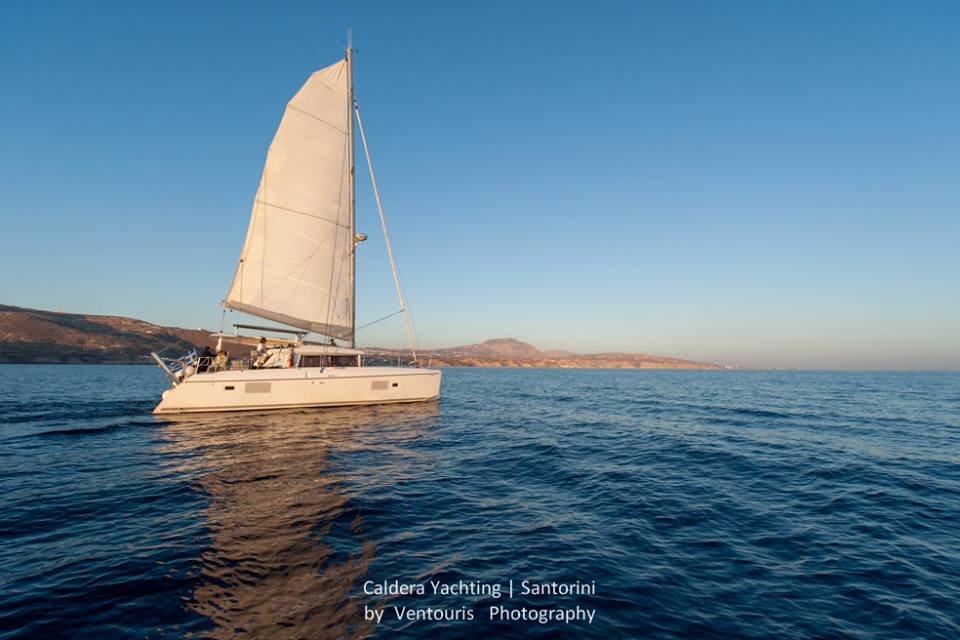 Santorini Private Catamaran: 5-hour Private Santorini Catamaran Tour