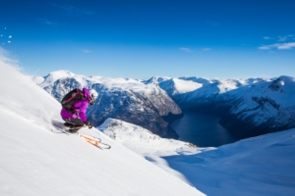 5-day-ski-touring-adventure-in-stranda-norway