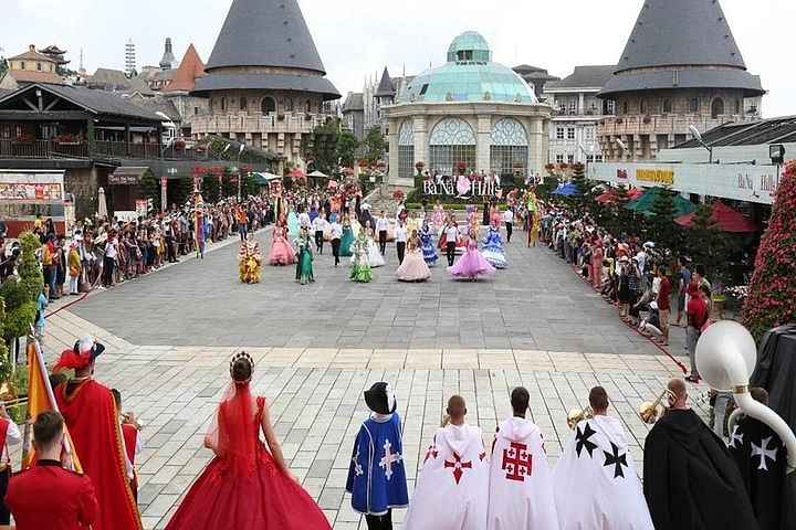 Ba Na Hills Bridge: Full-day Ba Na Hills Golden Bridge Tour from Da Nang & Hoi An