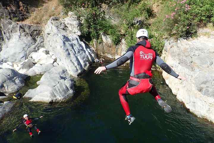 Guadalmira Canyoning: 3 Ore di Guadalmira Gorge Canyoning da Marbella