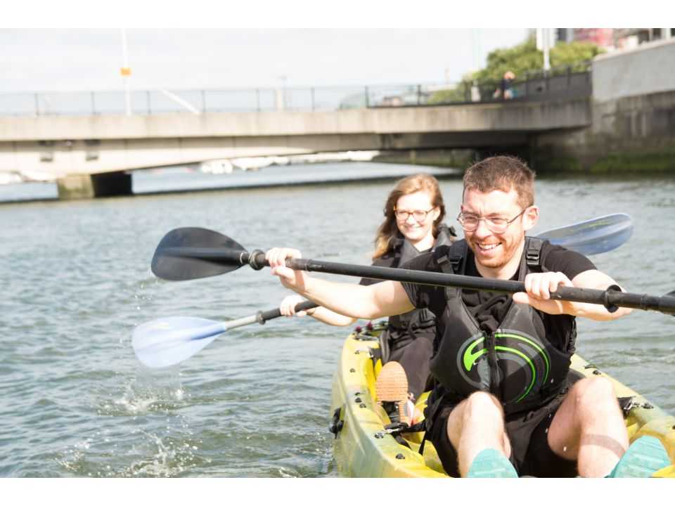 Dublin Kayaking: 2-Hour Dublin City River Liffey Kayaking Tour 