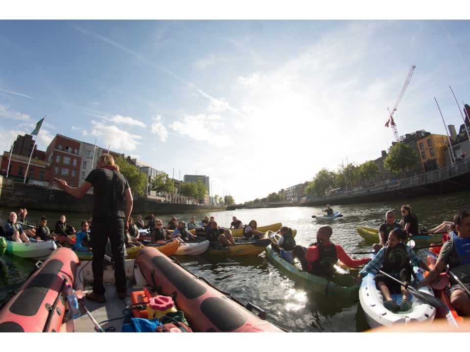 Dublin Kayaking: 2-Hour Dublin City River Liffey Kayaking Tour 