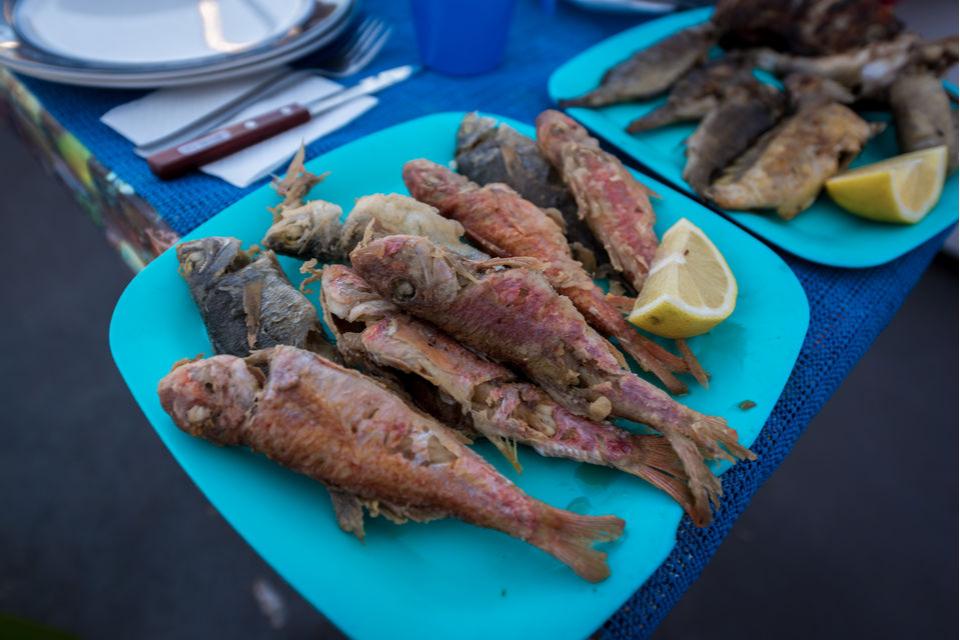 Santorini Fishing Tour: 4-hour Fishing Tour and Fresh Fish Lunch Cooked Onboard