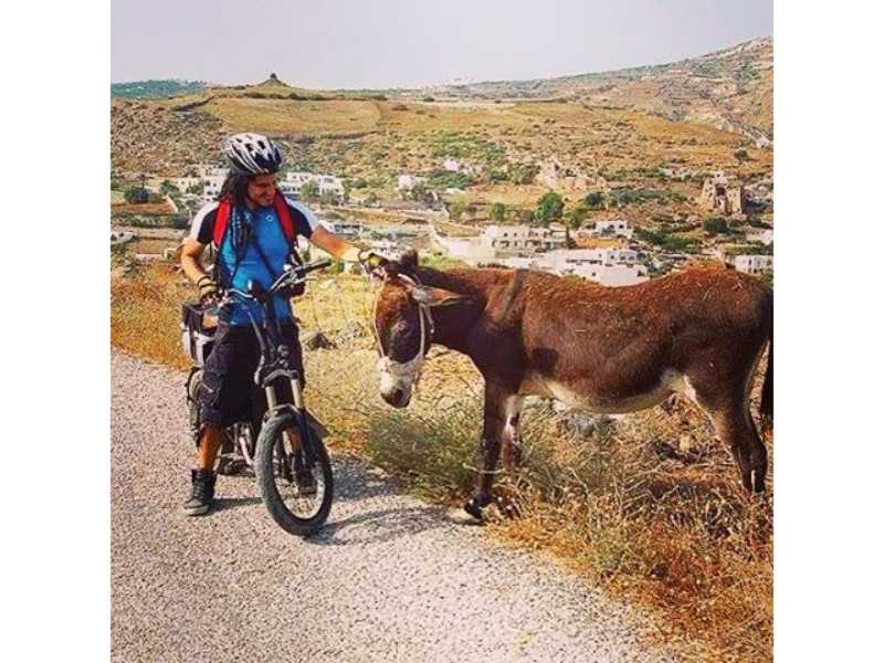 Santorini Bike Tour: 3.5-hour Santorini E-Bike Tour & Wine Tasting