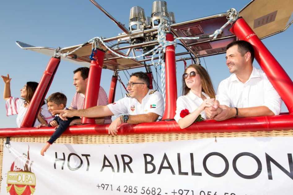 Dubai Hot air Balloon Ride: 4-hour Hot Air Balloon Adventures in Dubai with Breakfast 