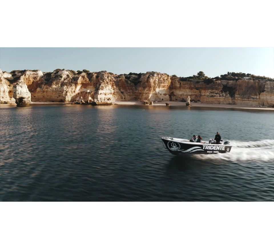 Benagil Sea Cave: 60-minute Private Boat Tour from Armação de Pêra