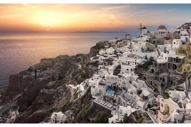 Santorini Sunset Cruise: 4-hour Santorini Sunset Cruise with Buffet Dinner