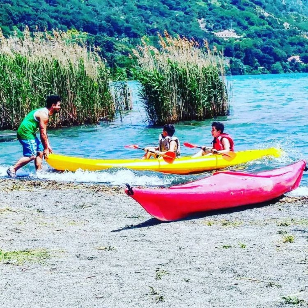Rome Lake Albano Kayaking Tour & Wine tasting Experience