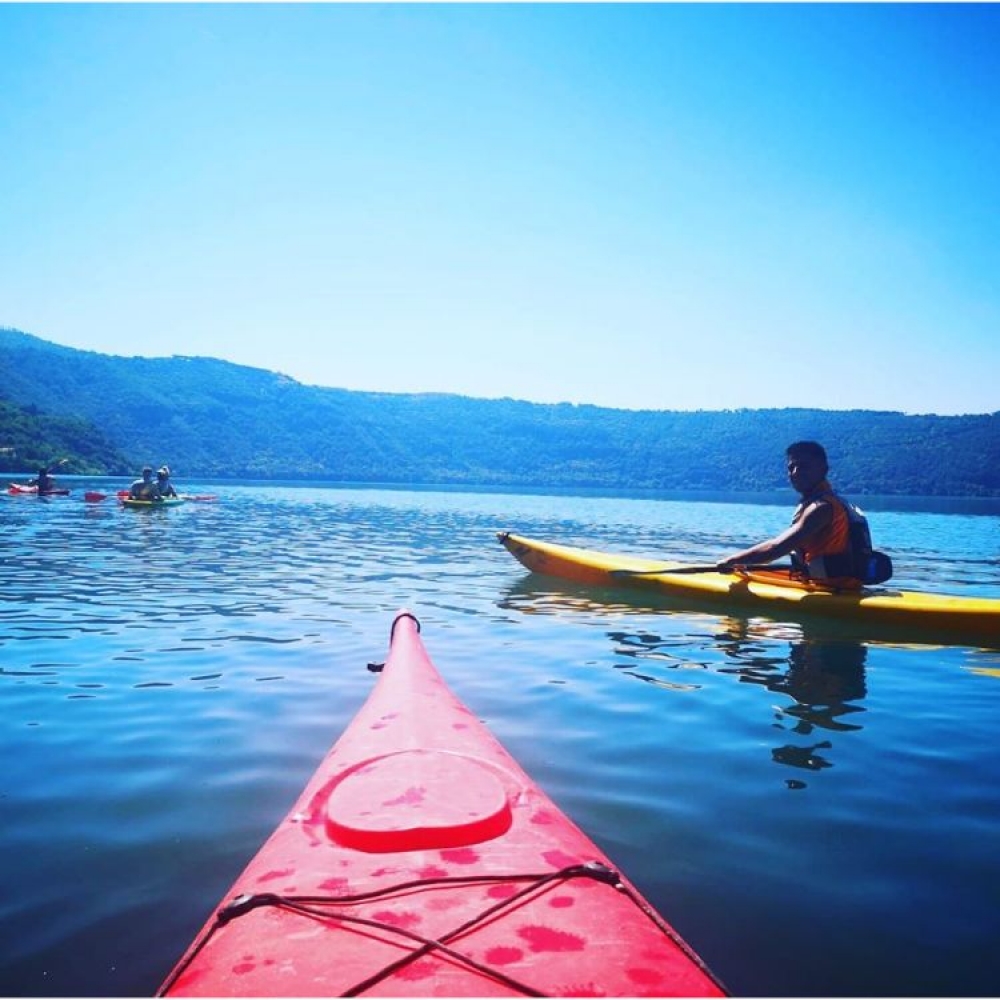 Rome Lake Albano Kayaking Tour & Wine tasting Experience