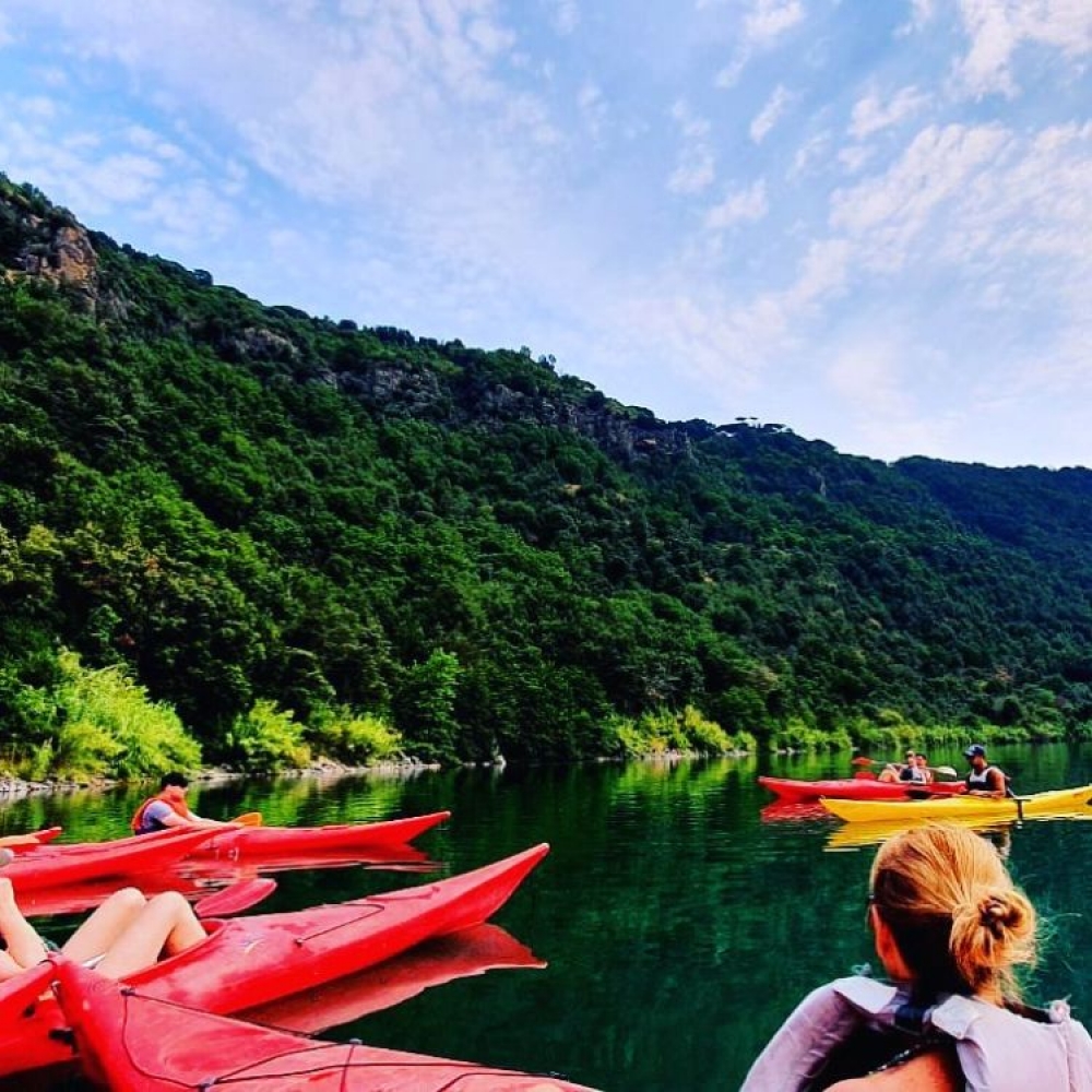 Rome Lake Albano Kayaking Tour & Wine tasting Experience