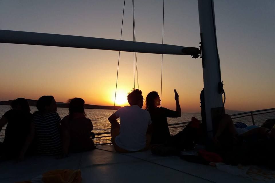 Mykonos Sunset Cruise: 4-hour Little Venice Sunset Sailing Cruise