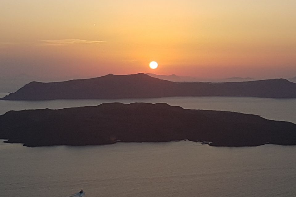 Santorini Private Sightseeing & Wine Tasting Tour
