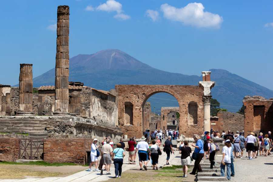 guided tours for pompeii