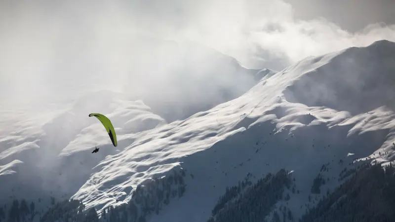 Helicopter Paragliding Flight over Verbier Summits for Experienced Pilots