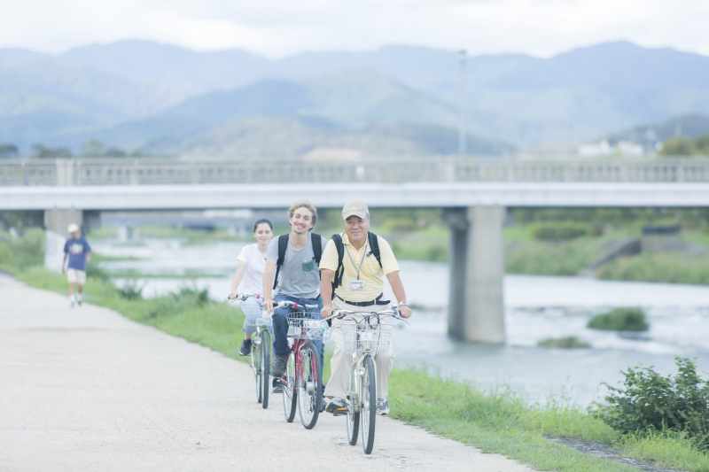 Kyoto Bike Tour: 3-hour Backstreet Cycling Experience with English Speaking Guide