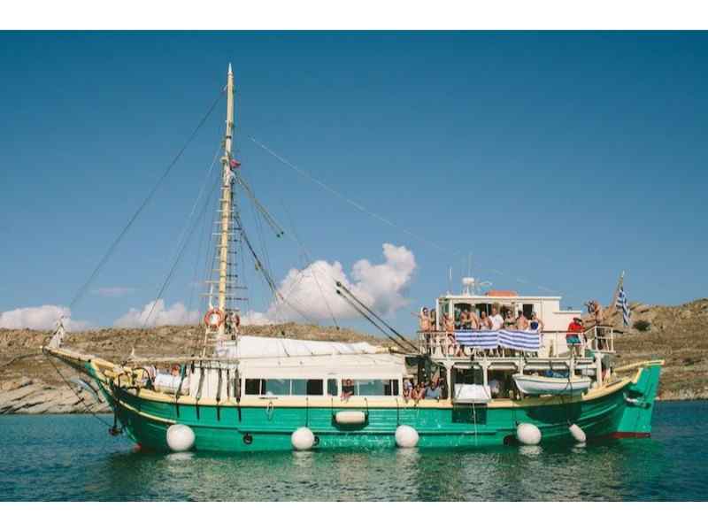 Mykonos Boat Charter: 6-hour Private Boat Charter to Delos & Renia Islands