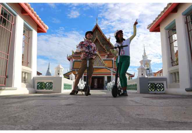 Bangkok Tour: Electric Scooter Sightseeing & Street Food Tour