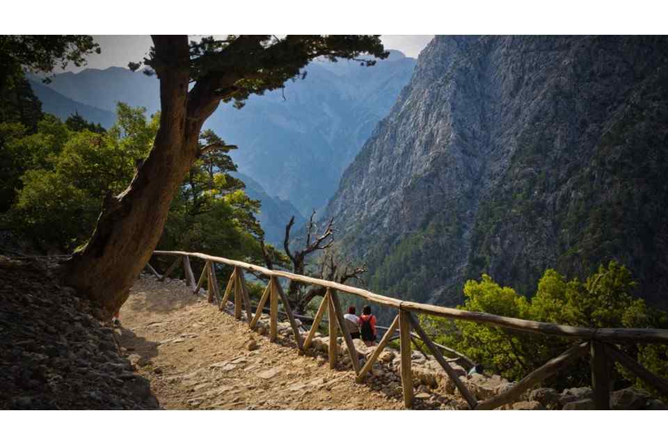 Samaria Gorge Hike: Full-day Samaria Gorge Hiking Tour from Chania