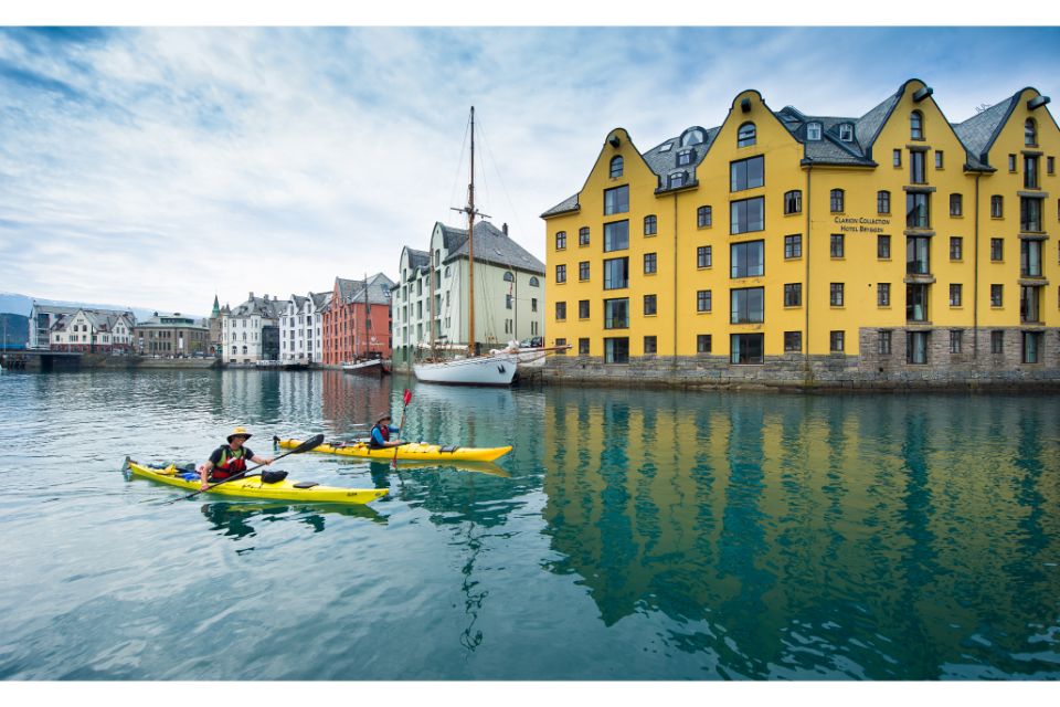 Alesund Kayaking: 2.5-hour Sea Kayaking Tour Experience in Alesund