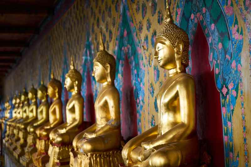 Bangkok Tour: 2-hour Bangkok Wat Arun, Royal Barge & Longtail Boat Tour