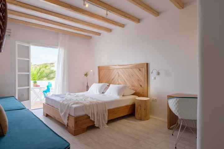 Hotel Orkos Beach: Beachfront Luxury Guesthouse for Kitesurfers in Naxos island