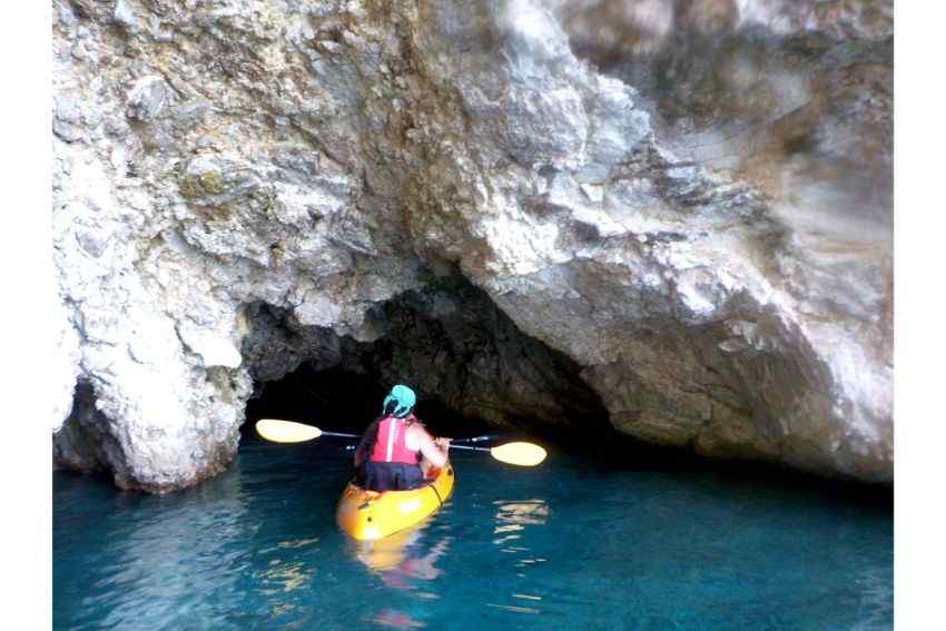 Lefkada Kayaking: 4-hour Blue Caves Kayaking Tour from Mikros Gialos