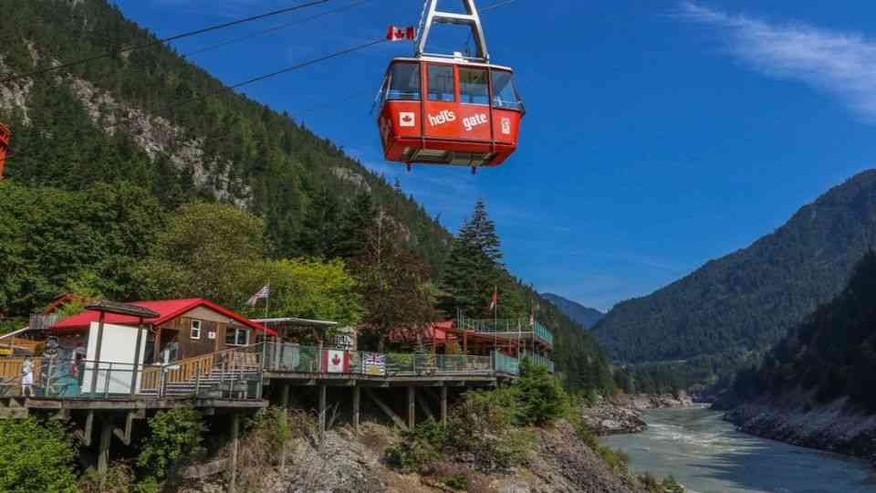 Vancouver to Whistler Adventure: 2-Day Canadian Highlands Private Adventure Tour