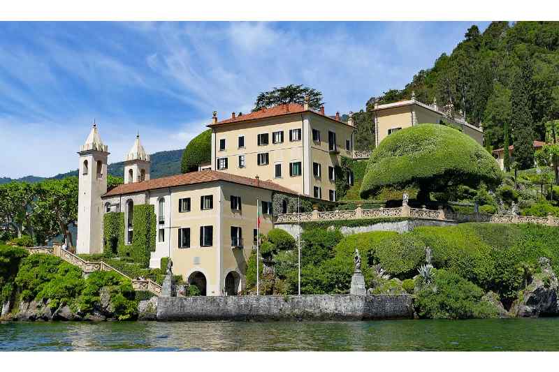 Lake Como Tour: Full-day Lake Como & Lugano Tour from Milan with Boat Cruise Included