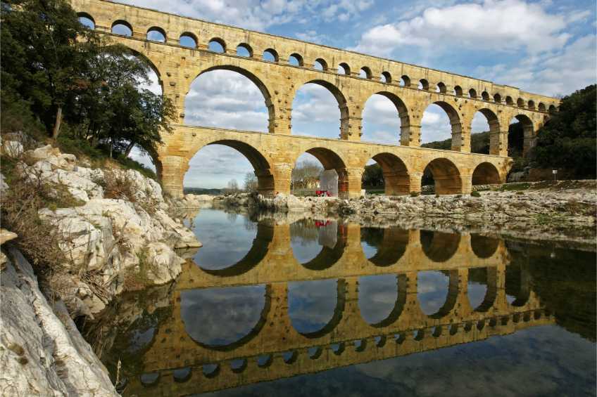 Day Trip from Avignon: Full-day Arles, the Alpilles & Pont du Gard Small-Group Tour