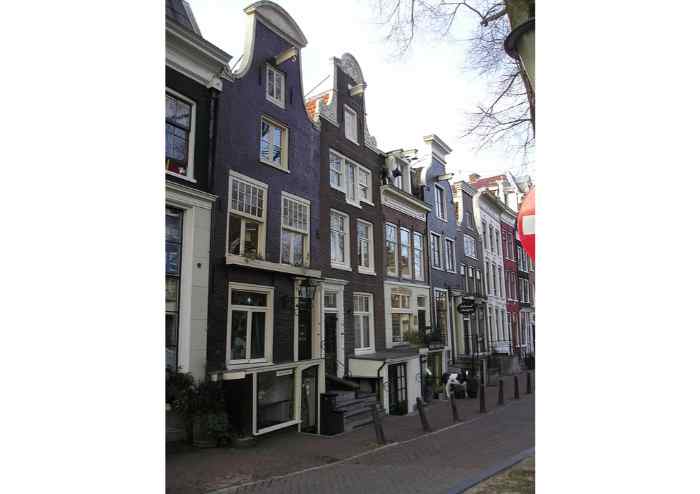 Anne Frank Walking Tour: The Touching Story of Anne Frank 2-hour Walking Tour