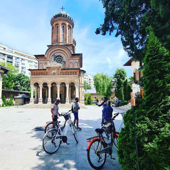 Bucharest Bike Tour: 2-Hour Bucharest Highlights Bike Tour