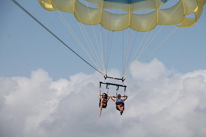 Playa Del Carmen Parasailing: 3-hour Playa Del Carmen Parasailing with Transfers Included