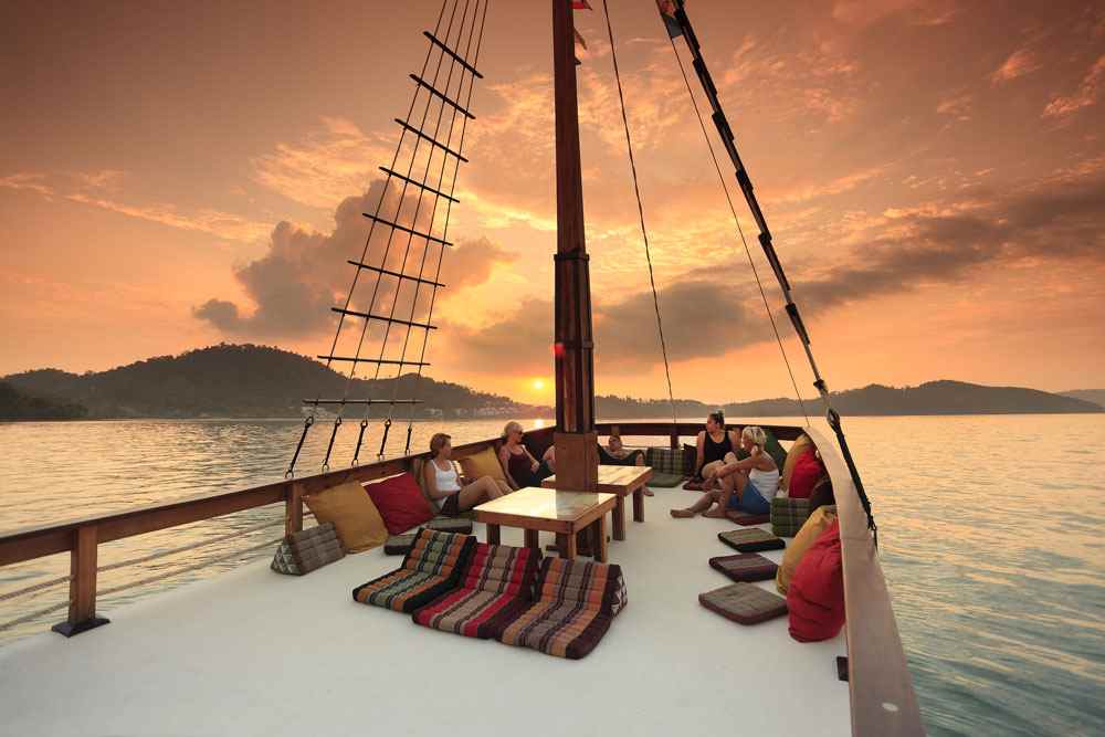 phuket sailing trip