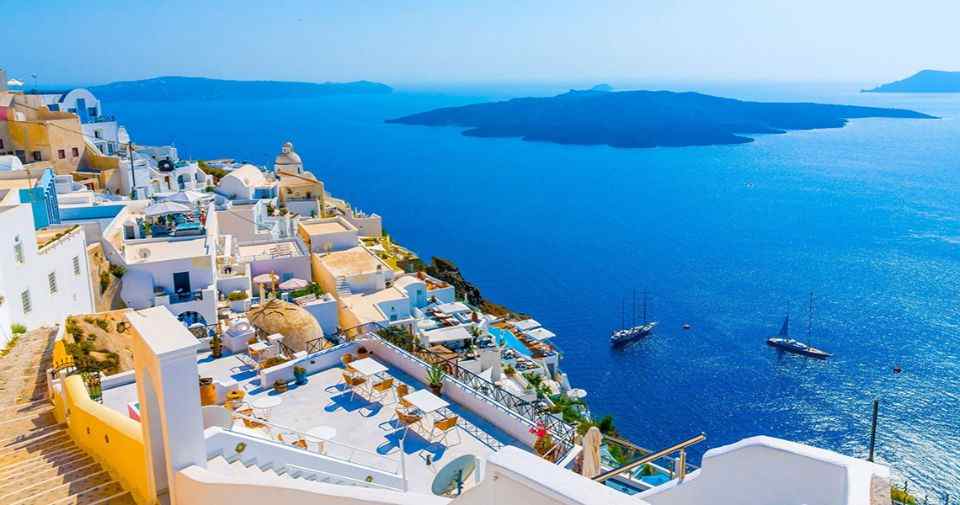 Santorini Boat Trip: 5-hour Private Luxury Boat Trip with Lunch