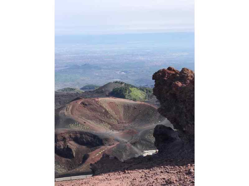 Mount Etna Tour: 6-hour Etna Guided Tour & Organic Products Sampling from Catania & Taormina