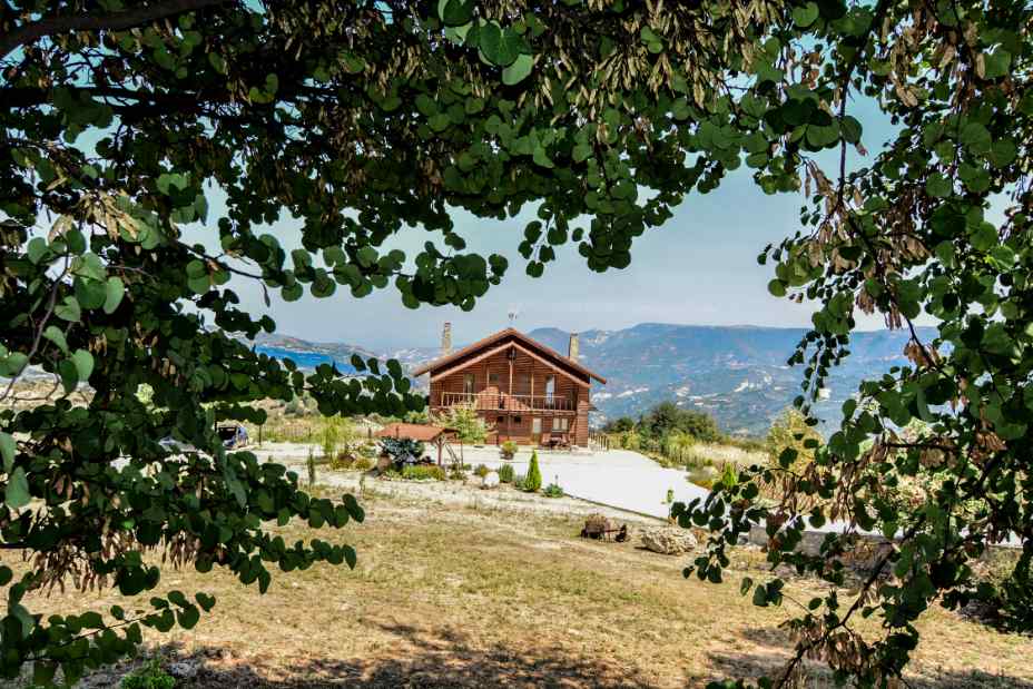 Chalet Katoikies Aiolos in Trikala Korinthias Greece 