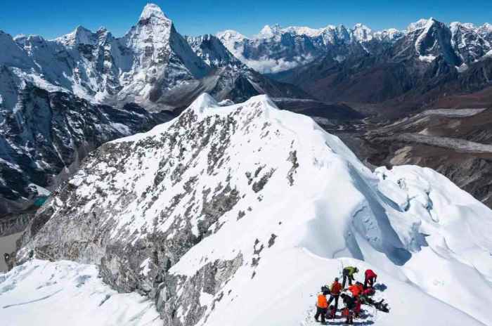 Island Peak Climb: 15-day Himalaya Cilmbing Itinerary from Kathmandu