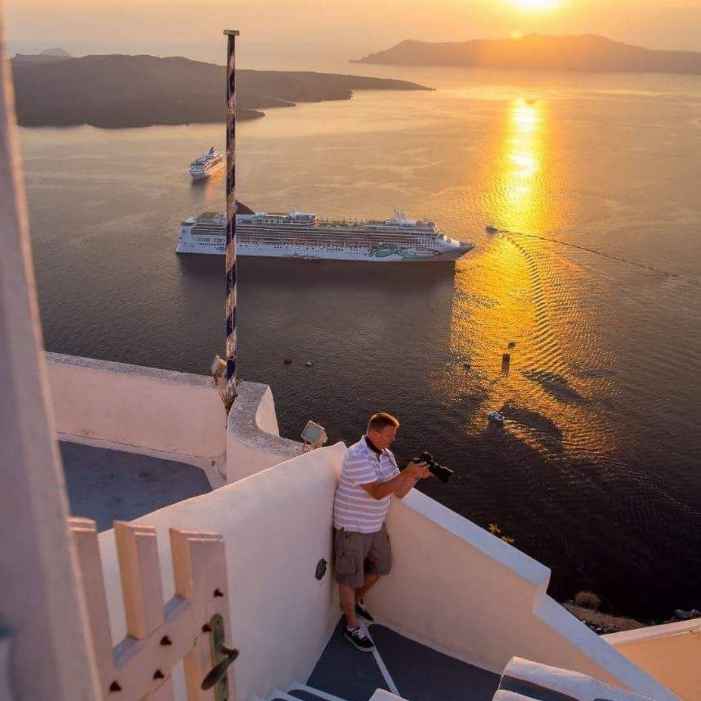 Santorini Virtual Tour: 1-hour Live Santorini Sunset Walking Tour