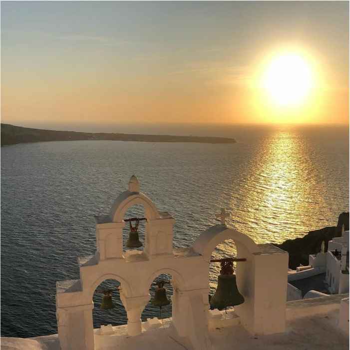 Santorini Virtual Tour: 1-hour Live Santorini Sunset Walking Tour