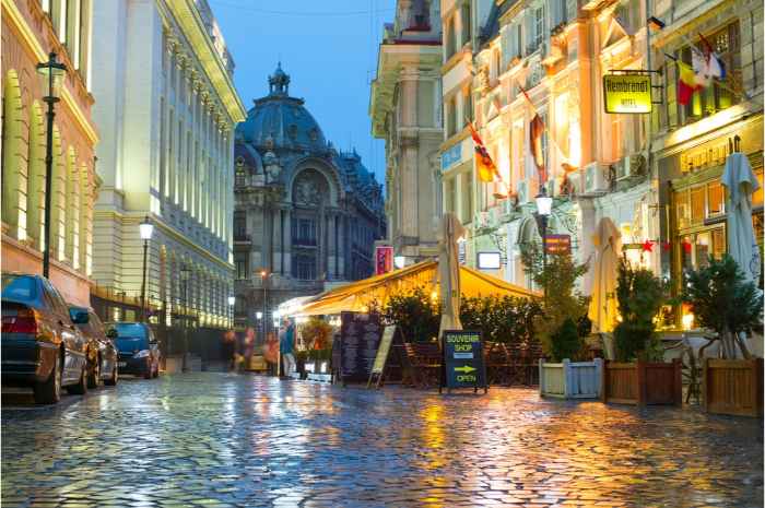 Bucharest City Tour: Full-Day Private Bucharest City Highlights 