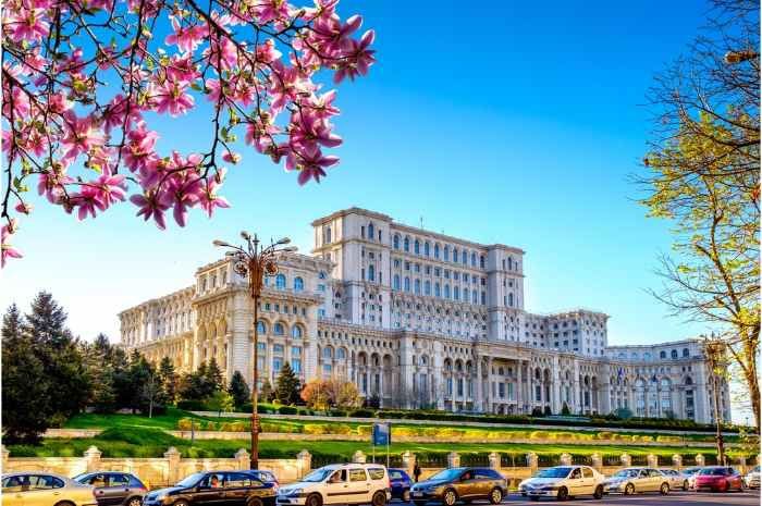 Bucharest City Tour: Full-Day Private Bucharest Highlights 