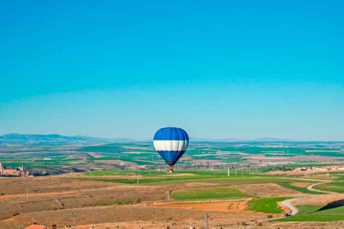 Segovia Hot Air Balloon: Full-day Hot Air Ballon Ride Over Segovia & Guided City Tour