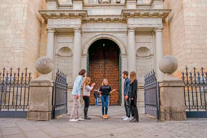 Segovia Hot Air Balloon: Full-day Hot Air Ballon Ride Over Segovia & Guided City Tour