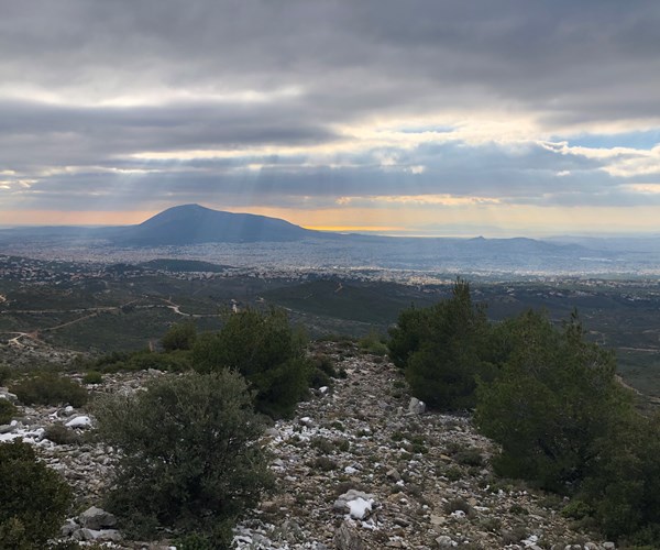 Athens Private Jeep Tour: Athens Private Jeep Tour to Loutraki Lake, Corinth, and Geraneia Mountain