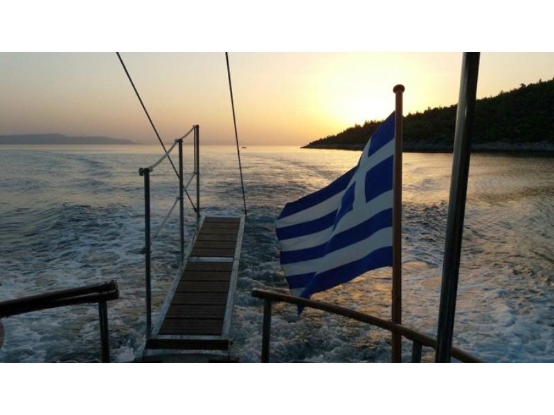 Skopelos Sunset Cruise: 3-hour Skopelos Sunset Cruise with Swim Stop, Drinks & Snacks to Alonissos