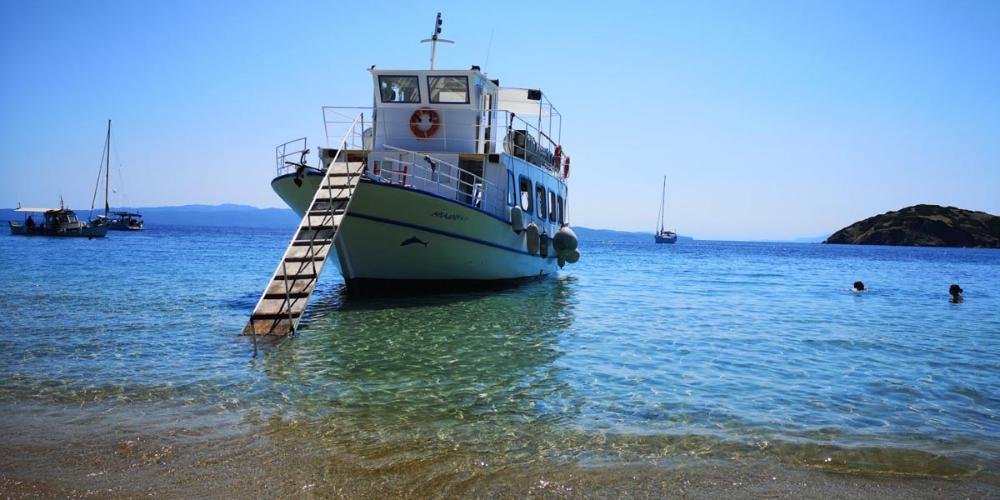 Skiathos Boat Trip: Full-day Discover Skiathos by Boat Experience