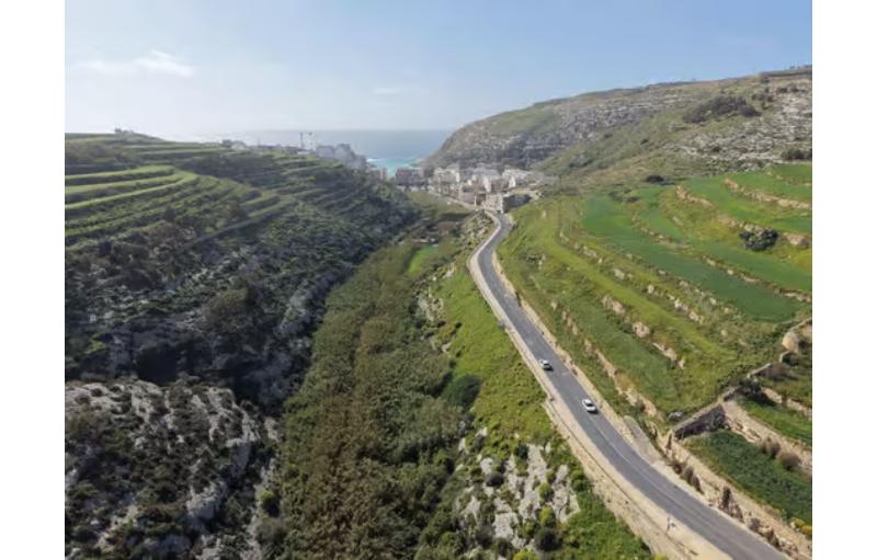Gozo jeep Tour: Full-day Gozo Jeep Tour with Lunch, Comino Swim Sto & Transport Included