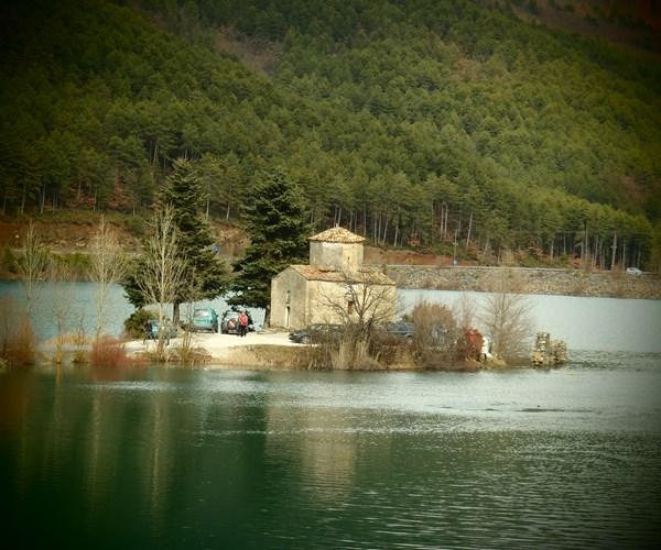 Daytrip from Athens: Athens Private Tour to Mount Corinth, Ziria Plateau, Lake Dasiou, and Doxa