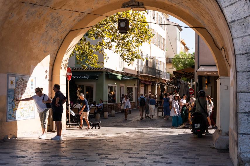 French Riviera Tour from Nice: 5-hour French Riviera Tour from Nice - Antibes, Cannes and Saint Paul de Vence